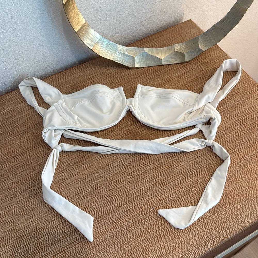 nwt L*SPACE CAMELLIA Bikini Swim Top in Cream - Picture 5 of 9